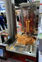 Machine à shawarma automatique de bonne qualité machine à kebab machine à griller 2/3/4/5/6 brûleurs gril à gaz