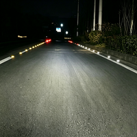 Borne de signalisation routière solaire en plastique, réfléchissante, visibilité 300 m, capacité de charge 180 kN, borne anti-collision pour autoroute