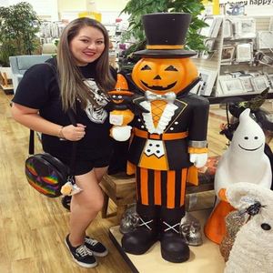 รูปปั้นโครงกระดูกฮาโลวีนไฟเบอร์กลาสปรับแต่งได้ ขนาดเท่าคนจริง ทำจากเรซิ่น สำหรับตกแต่งห้างสรรพสินค้า สวนสนุก และเทศกาลต่างๆ - Product Image 3