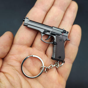Réaliste enfants jouets en métal Simulation pistolet réel <span class=keywords><strong>Beretta</strong></span> 1:4 démonté Mini alliage pistolet pistolets porte-clés garçons pistolet jouets cadeau - Product Image 6
