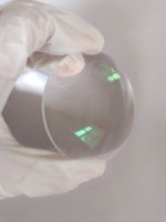 Lentille biconvexe H-ZK11 de haute précision de 68 mm en verre optique revêtu pour objectif de projecteur LCD simple