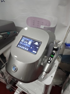 Set Rejuvenecedor para el Cuidado de la Piel con Masajeador Facial de Alta Frecuencia, Enchufe del Reino Unido, Modelo 2025, Libre de Impuestos - Product Image 6