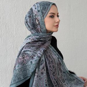 Voile musulman de luxe personnalisé avec logo 2026 – Vente en gros, respirant, 4 saisons, sophistiqué, hijab imprimé en modal pour femmes - Product Image 1