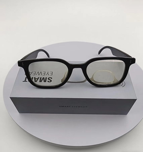 Occhiali Intelligenti con Traduttore AI per Oltre 100 Lingue, Controllo Touch, Assistente Vocale per Viaggi d'Affari, Riunioni e Comunicazione Multilingue - Product Image 1