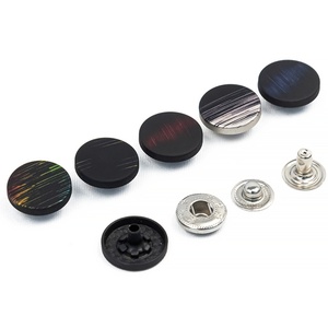 อุปกรณ์ตกแต่งเสื้อผ้าโลโก้แบบกำหนดเอง ขนาด 11 มม. 12 มม. ผลิตจากโลหะผสมสังกะสี 4 ส่วน ชุบสีดำ กระดุมแป๊กสำหรับกระเป๋าและกางเกงยีนส์ - Product Image 3