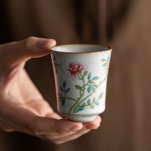 Taza de té de cerámica Ru Ware, diseño de mariposa y flor en blanco lunar, estilo chino tradicional, taza individual de lujo retro para el té de la tarde. - Product Image 1