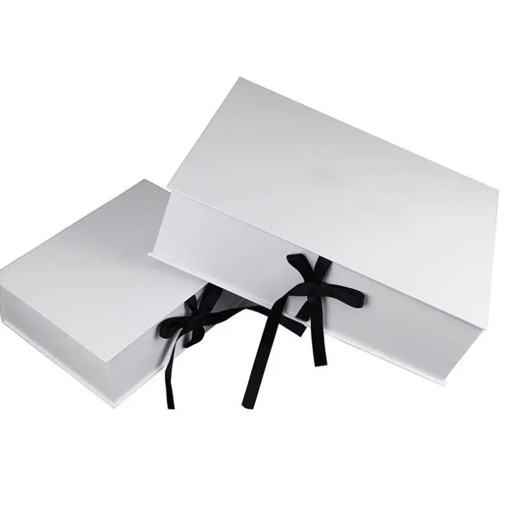 مخصص الفاخرة الأبيض المغناطيس رفرف الملابس صندوق ورقي طوي علب هدايا مغناطيسية مع شريط أسود
