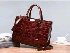 Bolso de hombro de cuero de calidad de exportación para mujer, elegante, informal, para uso diario, disponible al mejor precio del mercado. - Product Image 5