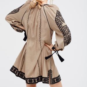 Robe en lin brodée à manches longues et col en V avec franges, personnalisée pour femmes, nouvelle collection décontractée - Product Image 3