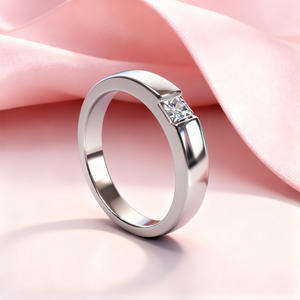 Anello di Fidanzamento di Alta Gamma in Platino Placcato Rame con Moissanite da 1ct e Diamante, Eleganti Anelli di Moissanite per Coppie - Product Image 2