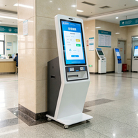 Kiosque médical en libre-service de 32 pouces FHD avec reconnaissance faciale, lecteur QR et imprimante RFID pour l'enregistrement et le paiement des patients