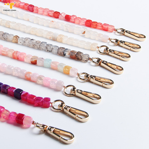 Chaîne de téléphone en acrylique agate pour femmes, cordon anti-perte pour téléphone portable avec couleurs assorties, sangles de <span class=keywords><strong>bijoux</strong></span> pour téléphone pour <span class=keywords><strong>iPhone</strong></span> 17 Pro Max - Product Image 6