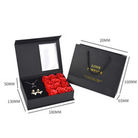 12 fleurs de savon artificielles Rose collier boîte-cadeau pour les femmes cadeau de fête des mères cadeau de vacances de fête des mères