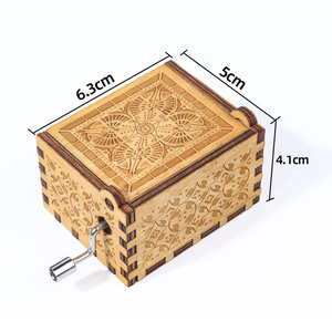 Carillon in Legno Inciso e Dipinto, Regalo Artigianale, Decorazione Natalizia - Product Image 2