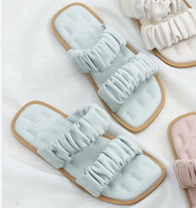 Nouvelles pantoufles décontractées d'été, design plissé tendance, chaussures plates de plage, semelles souples et durables, chaussures pour femmes - Product Image 4