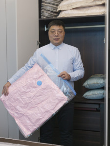 Best-seller <span class=keywords><strong>Sac</strong></span> de rangement <span class=keywords><strong>sous</strong></span> <span class=keywords><strong>vide</strong></span> d'usine Conteneur tout-en-un pour la famille Durable pour les vêtements Stockage anti-poussière/moisissure pour adultes - Product Image 6