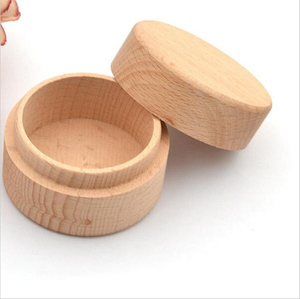 Scatola Portafedi Nuziale Rotonda <span class=keywords><strong>in</strong></span> <span class=keywords><strong>Legno</strong></span> Personalizzata con Tecnica Lucida e Incisione del Giorno del Matrimonio - Product Image 3
