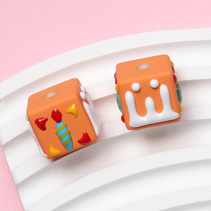 Personnalisé 16mm Kawaii DIY Gros <span class=keywords><strong>Cube</strong></span> Peint À La Main Perles Acryliques Charme Résine Focale Perles Lâches pour Bracelet Collier Fabrication - Product Image 3