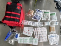 Kit de survie d'urgence OEM 72 heures pour 2 personnes, équipement de défense personnelle, sac de couchage en polyester, personnalisé