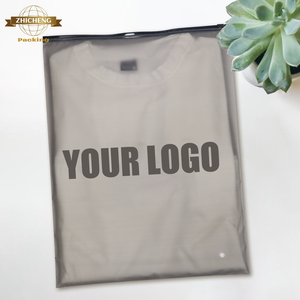 <span class=keywords><strong>Sacchetti</strong></span> di <span class=keywords><strong>Plastica</strong></span> Ziplock Trasparenti Satinati Personalizzati all'Ingrosso con Logo Stampato per Abbigliamento Autosigillanti per Camicie e Conservazione di Vestiti - Product Image 2