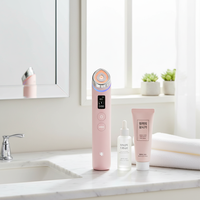 Appareil de beauté Medicube Age-R Booster Pro rose 6-en-1 pour le soin anti-âge des pores, appareil de soin du visage coréen fabriqué en Corée