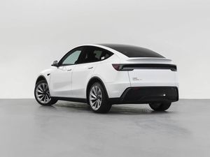 รถ SUV ขับเคลื่อนสี่ล้อแบบคู่450HP <span class=keywords><strong>ระยะ</strong></span>ไกลรุ่นเทสลา <span class=keywords><strong>Y</strong></span> 2025สำหรับการเดินทางในเมืองและ<span class=keywords><strong>ระยะ</strong></span>ไกล - Product Image 4