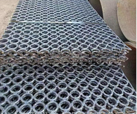 Grillage soudé vibrant à maille plate, traitement de découpe et de pliage, grillage métallique noir pour l'exploitation minière et l'énergie