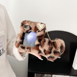 Venta caliente Mujeres Niñas Furry Plush Case Fuzzy Fluffy Warm Fur Hair Soft Cover para <span class=keywords><strong>Samsung</strong></span> Z <span class=keywords><strong>Flip</strong></span> <span class=keywords><strong>3</strong></span> 4 5 6 7 Phone Case - Product Image 3