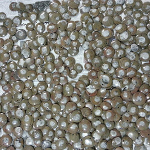 Collier en marbre naturel avec fossiles d'ammonites, dents de requin et goniatites, forme spéciale 2,3 cm - Product Image 4