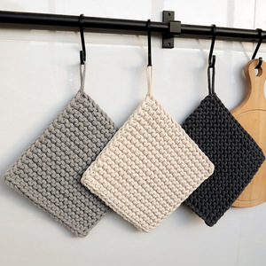 Sous-verres carrés en coton faits à la main, couleur unie, tapis isolants thermiques tissés pour table, blanc cassé, gris foncé, gris clair - Product Image 1