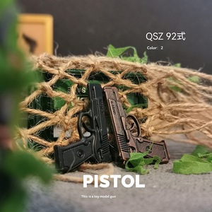 Modelo <span class=keywords><strong>de</strong></span> Revólver Metálico en Miniatura a Escala 1:12 para Figuras <span class=keywords><strong>de</strong></span> Acción y Dioramas - Product Image 3