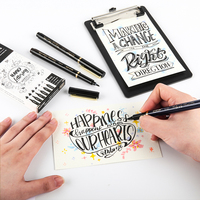 Ensemble de stylos marqueurs de calligraphie à pointe pinceau en encre noire de haute qualité Gxin G-625-6 avec logo personnalisé pour la lettrage, le dessin et les illustrateurs