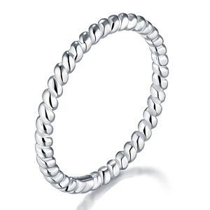 Anello a Fascia Intrecciata Minimalista Stile Hip Hop, Anello da Dito Indice per Donna, Gioiello per Uso Quotidiano - Product Image 1