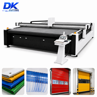 Automatische PVC-beschichtete Stoffschneidemaschine CNC Digitale Schneidemaschine für Industrielle Hochgeschwindigkeits-Türvorhangstoff-Produktionslinie