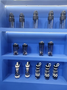 Bouteille shaker de protéines vide en plastique sans BPA, personnalisable avec logo, pour la gym, le fitness et le sport, avec paillettes, vente en gros - Product Image 6