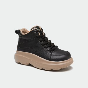 Chaussures en PVC confortables et bon marché pour femmes Bottes populaires pour femmes blanches à semelles épaisses à l'extérieur - Product Image 1