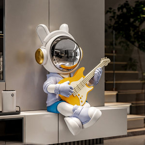 Scultura Decorativa in Resina Dipinta a Mano di Astronauta <span class=keywords><strong>Chitarrista</strong></span> - Personaggio TV e Cinema per Arredamento Casa - Product Image 4