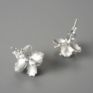 Venta al por mayor 18K chapado en oro plata esterlina 925 delicada <span class=keywords><strong>Malus</strong></span> <span class=keywords><strong>Spectabilis</strong></span> forma flor pendientes regalo joyería fina para mujeres regalos - Product Image 4