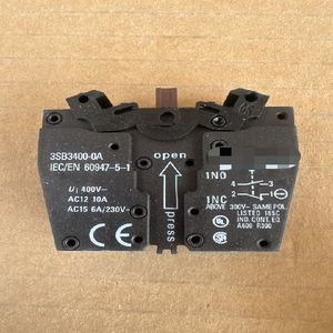 Набор из <span class=keywords><strong>2</strong></span> кнопочных переключателей 3SB3 601-0AA11, черные - Product Image 1
