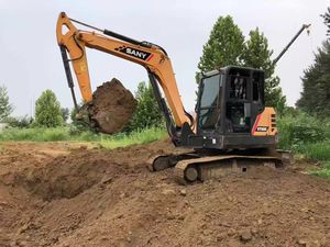 Excavadora sobre orugas Sany 60Cpro de segunda mano, bajas horas de trabajo, buen rendimiento, peso operativo de 6 toneladas, ISUZU, incluye motor de bomba - Product Image 4