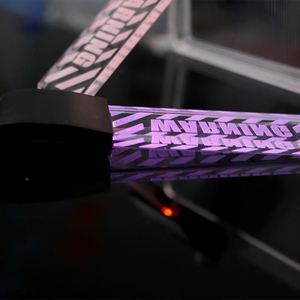 Porte-clés personnalisé de style cyberpunk en acrylique translucide multicolore avec accessoire flash pour clés, outils EDC en PVC - Product Image 4