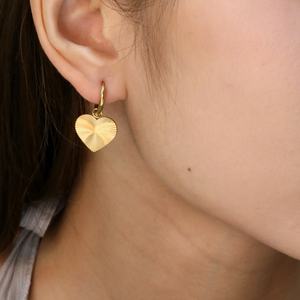 ต่างหูห่วงชุบทอง 18K สำหรับผู้หญิง ชุดต่างหูรูปหัวใจ ดอกไม้ พัด ลายเรียบง่าย ต่างหูห้อยทรงเรขาคณิต - Product Image 3