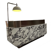 Comptoir de réception personnalisé en marbre avec façade en métal bronze, mobilier de bureau pour hall d'hôtel, fabricant fiable, OEM/ODM