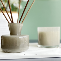 Botol Reed Diffuser Kaca Hijau Zaitun, Bentuk Bulat, Wadah Pewangi Dekoratif untuk Kamar Tidur, Kamar Mandi, Kantor, Dekorasi Rumah