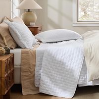 Sprei Putih Cerah Ukuran Queen & Selimut Ringan, Bedcover Modern dengan Motif Semanggi, Perlengkapan Tidur Ultra Lembut untuk Semua Musim