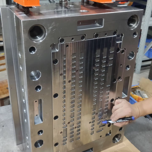 Parts Molded Injection Keycap Mold Making Transparent Hard Plastic Custom Oem Mould Plastic 1 Set PP Bag and Carton Case or Tray