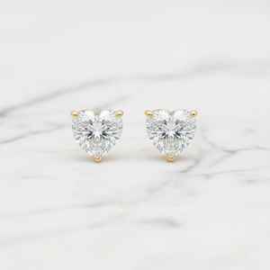 Pendientes de Diamantes Solitarios en Forma de Corazón, Cultivados en Laboratorio, Certificados en Oro de 14 Quilates - Product Image 2