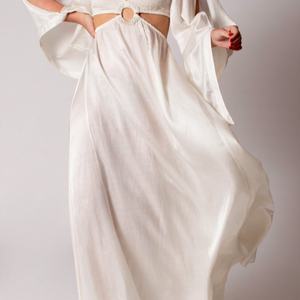 ชุดเดรสยาวลำลองสำหรับผู้หญิงแบบสั่งตัดได้สำหรับฤดูร้อน แขนยาวเว้าหลัง คอวีลึก เหมาะสำหรับใส่ไปชายหาด - Product Image 2