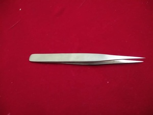 Pince à épiler droite en acier inoxydable OBEXA de haute qualité pour extensions de cils, avec logo et emballage personnalisés - Product Image 5