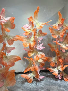 Décorations géantes de papillons artificiels en organza surdimensionnés, fabriquées à la main, pour la réception de mariage, la toile de fond d'événement - Product Image 5